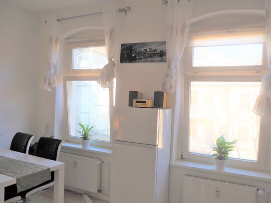 Moderne, ruhige Wohnung auf Zeit in Friedrichshain top floor