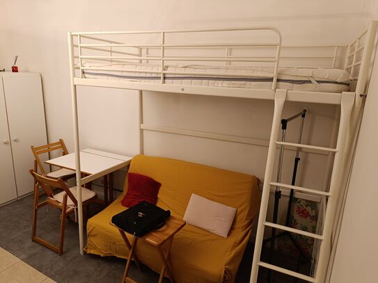 Quiet studio in Montparnasse for non-smoking students or professionals