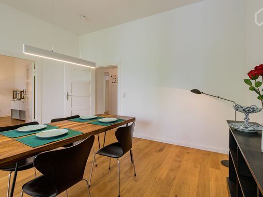 Beautiful and spacious apartment in Charlottenburg