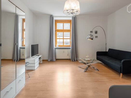 Charming old building apartment near Ostbahnhof