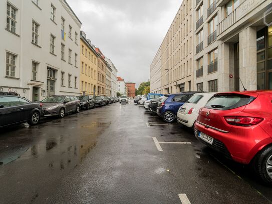 Super central top floor apartment with terrace in the government district of Berlin