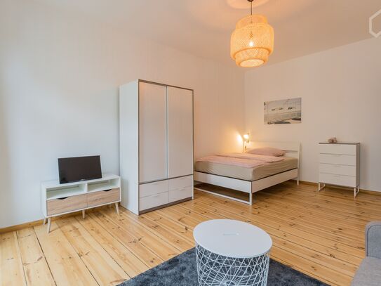 Beautiful one room apartment with balcony in Friedrichshain