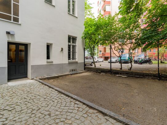 Spacious & neat studio in Charlottenburg