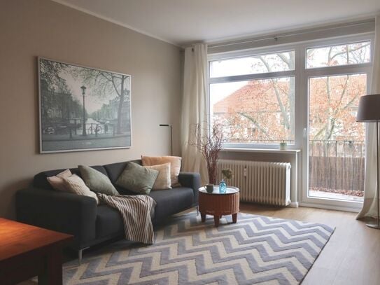 Sehr Helle Sanierte Traumwohnung in Steglitz nähe Schloßstrasse und Botanischer Garten