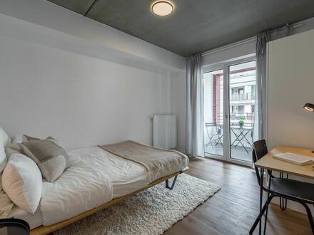 WG-ZIMMER: Wunderschöne und neue Wohnung in Frankfurt am Main