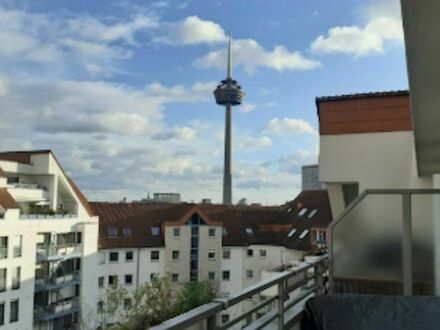 Schöne Dachgeschosswohnung im Herzen von Ehrenfeld mit Blick auf den Colonius | Beautiful penthouse apartment in the he…