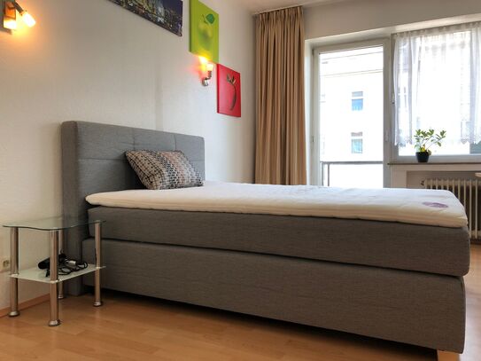 Liebevoll eingerichtetes und schickes Studio in Düsseldorf