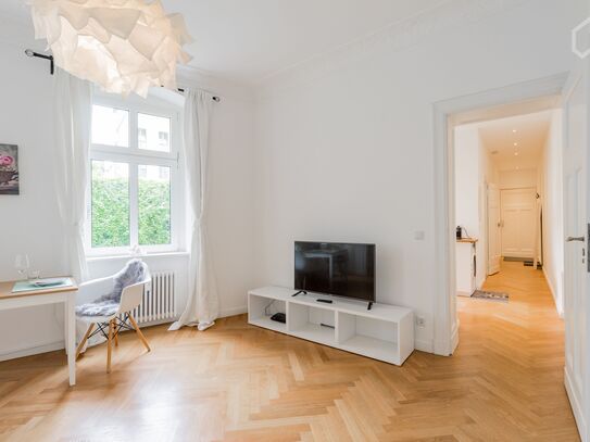 Spacious & charming suite in Charlottenburg