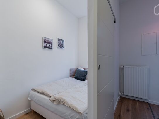 Green 2 Room flat renovated gardenflat , very quiet and only 5 Minutes walk to the S-Bahn