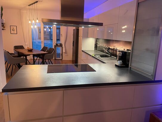 Beautiful Room in the HafenCity with River View – New Building, Furnished, All-Inclusive!