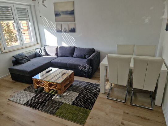 2-room 3rd floor apartment with balcony in Cannstatt Seelberg. Ideal for business tenants, close to Daimler, Bosch, Por…