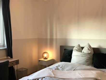 WG-ZIMMER: Charmante und liebevoll eingerichtete Wohnung auf Zeit in Parknähe | SHARED FLAT: Fantastic, cozy flat conve…