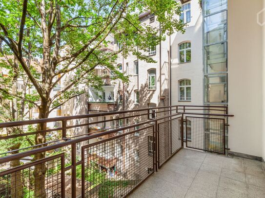 Lightflooded Apartment | 2 balconies | 3 rooms | castle & parcview