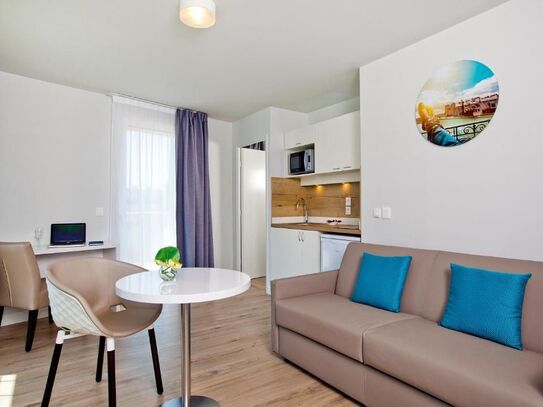 Modern 1-BR apartment with Free WiFi near Gare de Lyon: Comfort and Convenience in Paris