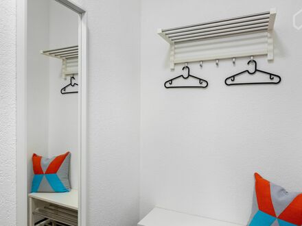 Neue, modische 2-Zimmer Wohnung im Stadtzentrum (nahe Hauptbahnhof, Parkplatz optional) | Brand new, modern 1-bedroom a…