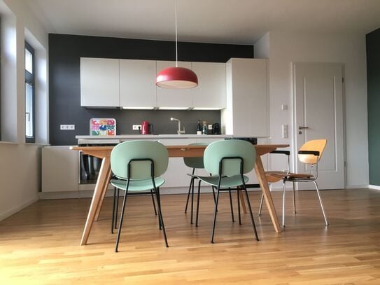 Potsdam: quiet and bright flat with spacious balcony near Sanssouci Palace