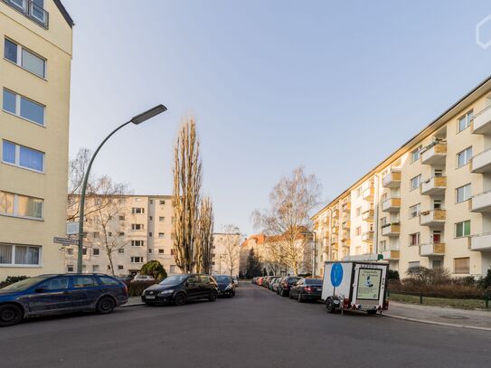 Charming, modern, light home with balcony in Schöneberg