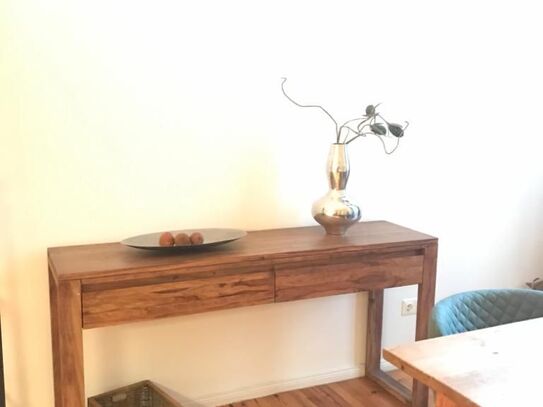 Bright, lovely apartment. in Mitte, Berlin, high ceiling (4 m2)