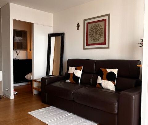 Spacious Bright apartment. Next to 17eme Arrondissement