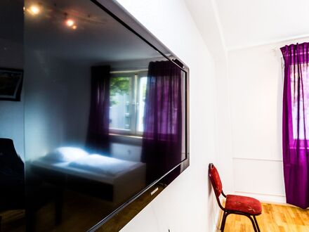 Schönes Apartment für 5 Personen mit kostenlosen Parkmöglichkeiten und gratis W-LAN in Köln Höhenberg nur 5km bis Köln…