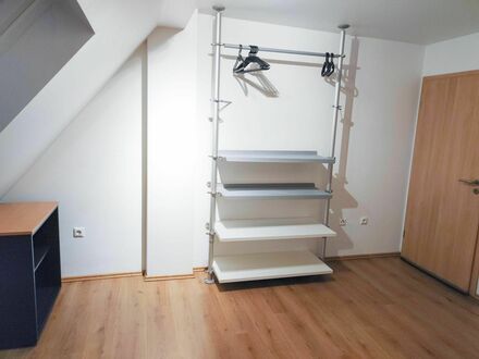 Große Helle 4 Zimmer Maisonette-Wohnung