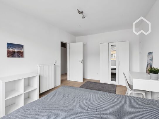 Co-Living: A bright, very modern and new quality furnished shared apartment close to Alster