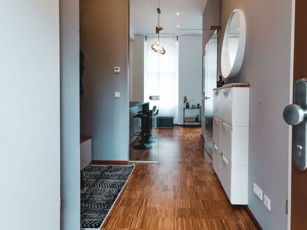 Außergewöhnliche Loftwohnung in zentrumsnahem Hinterhaus | Extraordinary loft apartment in back building close to the c…