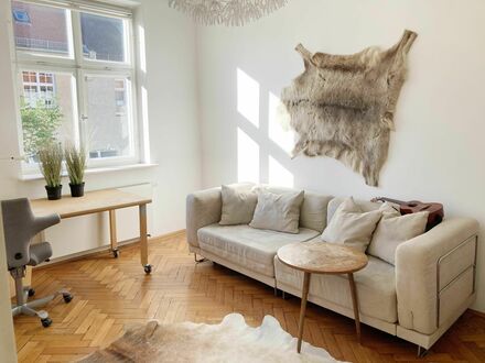 Ruhiges Künstlerwohnung mit schöner Aussicht | calm central Artist-apartment with Balkony right at the Isar!