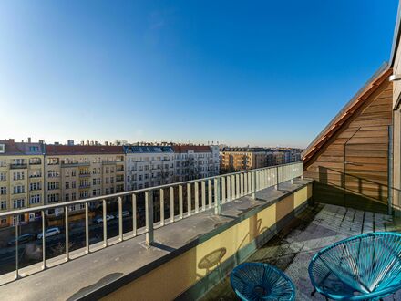 Dachgeschosswohnung mit Blick auf Zeit mitten in Prenzlauer Berg