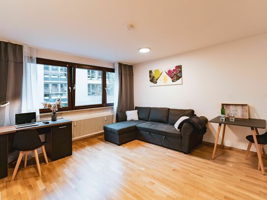 Lovingly furnished 2 room apartment with parking space in the city center (Nürnberg)