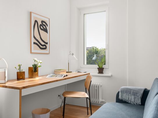 Exquisite, High-Quality Renovated Apartment in Neukölln