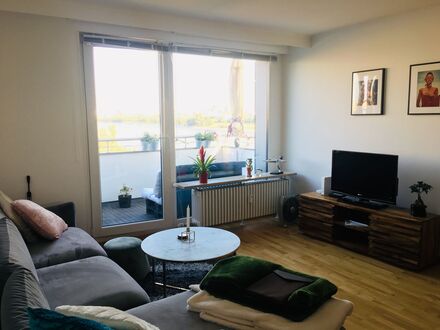 Wunderschöne Wohnung mit herrlichem Blick auf den Rhein in Oberkassel | Gorgeous flat with stunning view on the Rhine r…