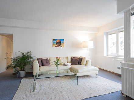 Wunderschöne, sonnige und neue Wohnung auf Zeit in Schöneberg mit Balkon