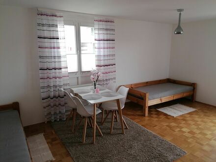 Schicke und helle Wohnung auf Zeit im Grünen