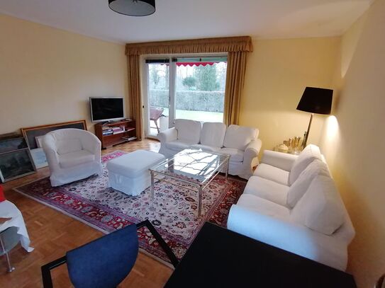 Fantastic room in a great flat, access to river