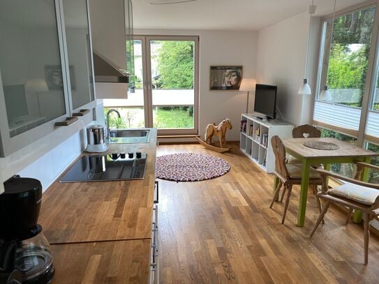 Beautiful, very bright apartment directly at the lake Starnberg