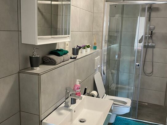 31m² - 200M COLOGNE STATION - CENTRAL - FULL SERVICED - KITCHEN - BATH - WASHING MACHINE - HIGHSPEED-WIFI, Koln - Amste…