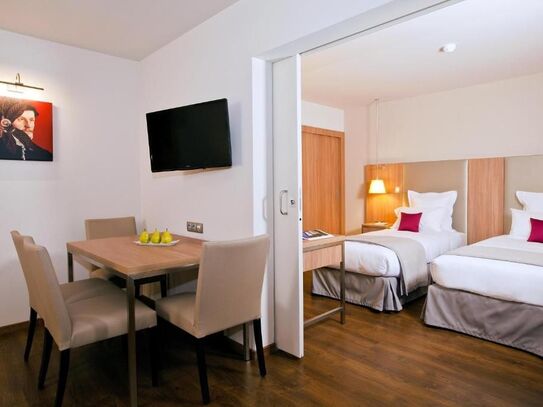 Roissy Park -Junior Suite Executive with Modern Amenities near Roissy CDG Airport