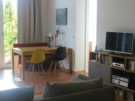 Modernes und häusliches Studio Apartment im Grünen | Wohnen im ehemaligen kaiserlichen Pferdestall