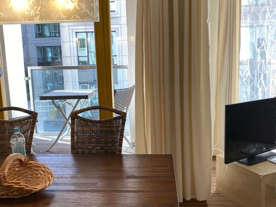 Lovely and pretty suite with balcony and full kitchen in Mitte (Berlin), Berlin - Amsterdam Apartments for Rent