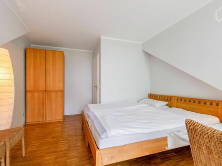 Großzügiges 1-Zimmer-Apartment mit Balkon u. separatem Bad in Düsseldorf