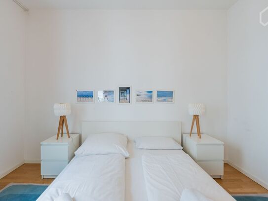 Neat and bright studio near school, Berlin - Amsterdam Apartments for Rent