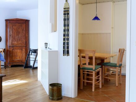 25 min zum Zentrum: Wunderbare 140m2 München Süd inmitten der Natur | 25 min to Center Wonderful 140m2 flat South Munic…