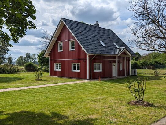 Neu gebautes, fertiges Schwedenhaus, bezugsfertig mit EBK und Kamin