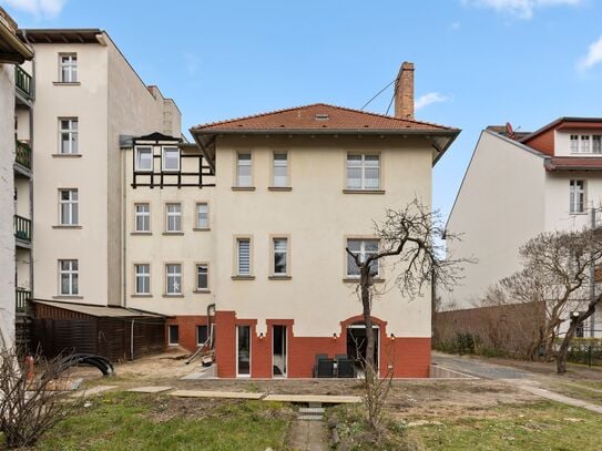 Cosy Art Deco 2-room flat with conservatory in a Gründerzeit villa