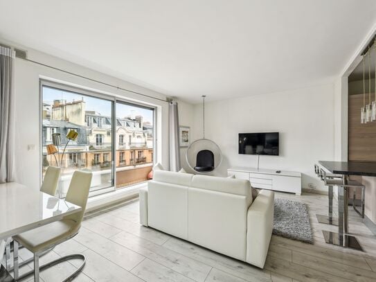 ID 404 modern apartment with Eiffel Tower view in Avenue Lamballe / 16th arrondissement