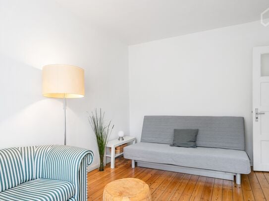 Wonderful 2-room apartment - top location with large balcony - close to city & Alster