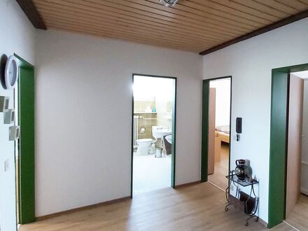 Dreizimmerwohnung mit guter Bahnanbindung | Three room flat with good train connection