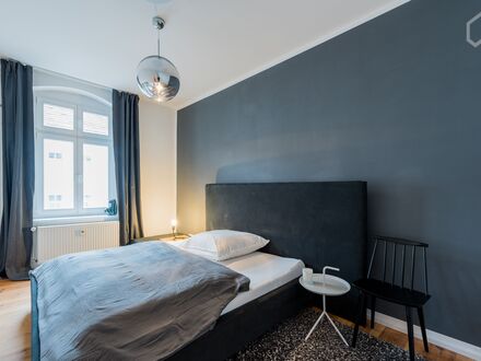 Moderne, helle und ruhige 2-Zimmer-Business-Wohnung mit Balkon im grünen Weißensee | Modern, bright and quiet 2 room bu…