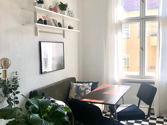 Moderne und schöne Suite mit Balkon im angesagten Reuterkiez in Neukölln